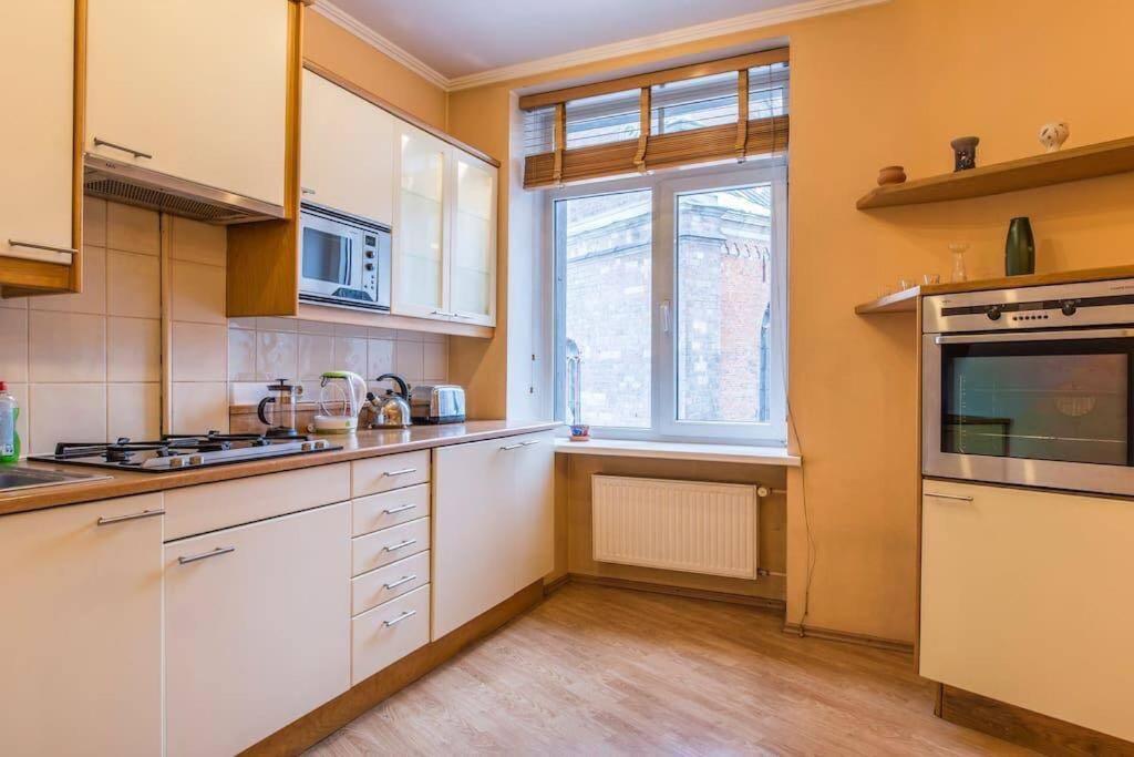 Old Town Apartment Next To Saint Peter'S Church Riga Exterior foto