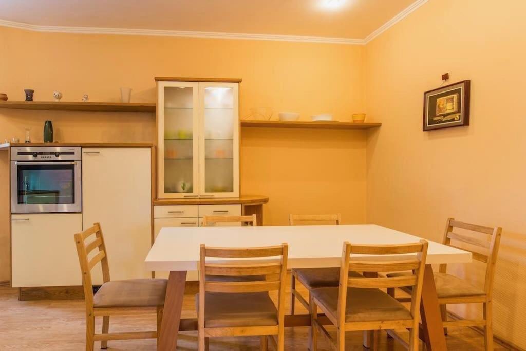 Old Town Apartment Next To Saint Peter'S Church Riga Exterior foto